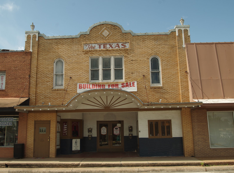 Primary Photo Of 223 Main St, Sealy Movie Theatre For Lease