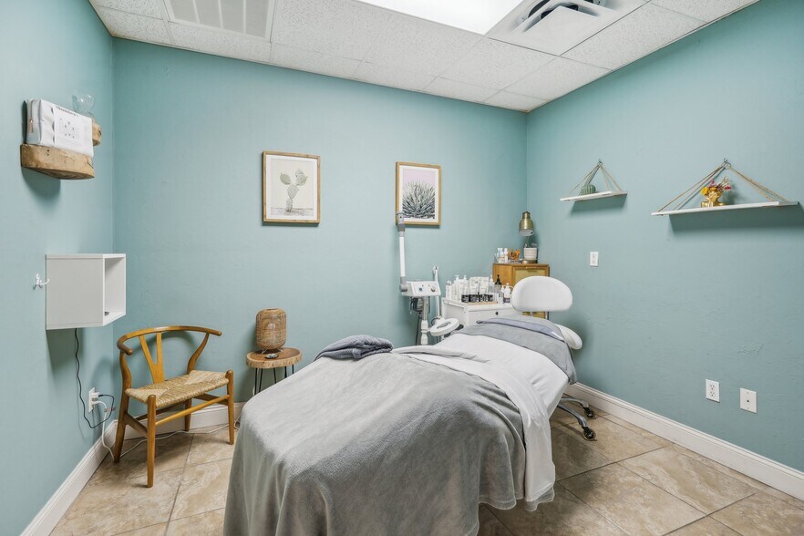 More Photos Of 1404 Del Prado Blvd S, Cape Coral Storefront Retail Office For Sale