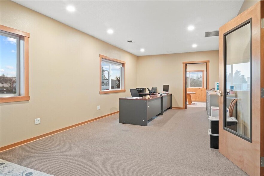 More Photos Of 1410 S Township Rd, Canby Warehouse For Sale