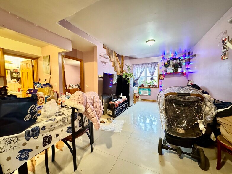 More Photos Of 3729 103rd St, Corona Flex For Sale