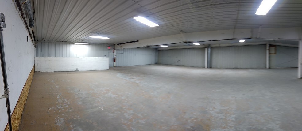 More Photos Of 30 Bridge Rd, Rouses Point Distribution For Lease