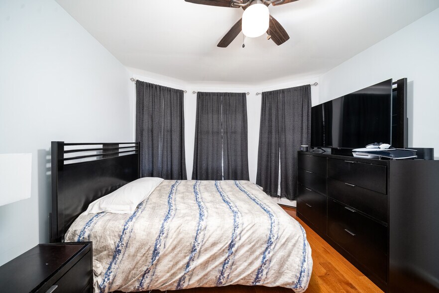 More Photos Of 103-105 Devon St, Kearny Apartments For Sale