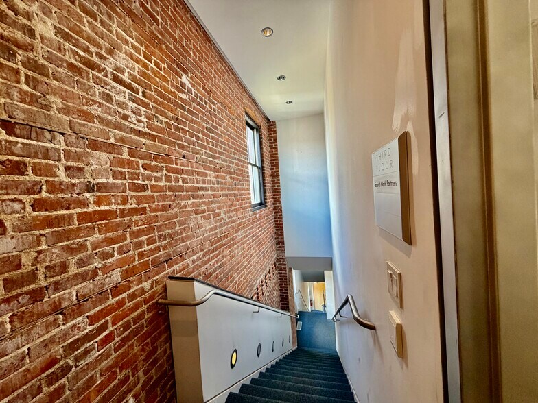 More Photos Of 12 Havemeyer Pl, Greenwich Office For Lease