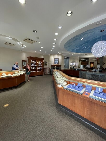 More Photos Of 2331-2355 W Main St, Troy Storefront For Lease