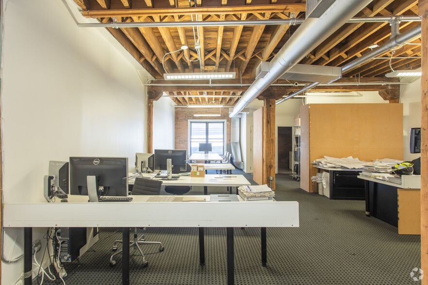 More Photos Of 222 W Ontario St, Chicago Loft Creative Space For Sale