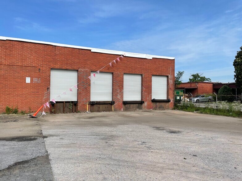 More Photos Of 3455 Empire Blvd SW, Atlanta Warehouse For Sale
