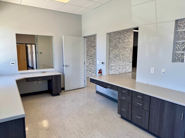 More Photos Of 8988 W Cheyenne Ave, Las Vegas Medical For Lease