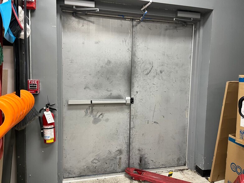 More Photos Of 1350 Greenwich Ave, Warwick Unknown For Lease