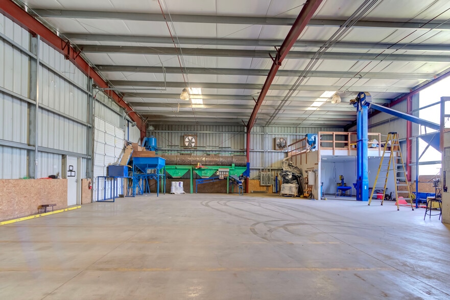 More Photos Of 18400 N Highway 99 W, Dayton Light Manufacturing For Sale