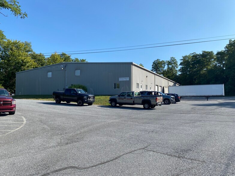 More Photos Of 2350 River Rd, Middletown Warehouse For Lease