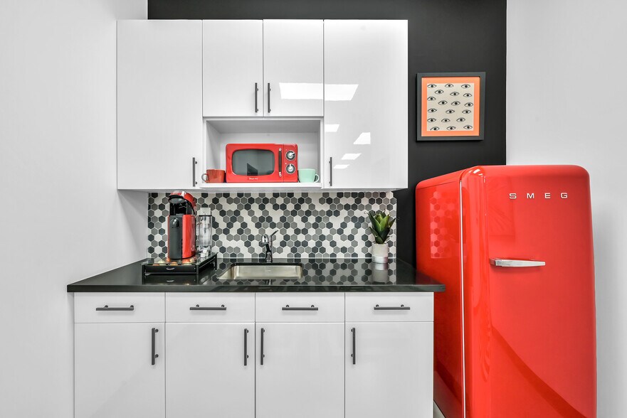 More Photos Of 525 Woodland Square Blvd, Conroe Coworking Space