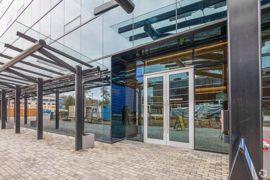 More Photos Of 15350 Croydon Dr, Surrey Office For Lease