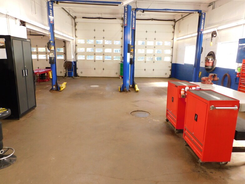 More Photos Of 40 Stone Rd, Greece Auto Repair For Sale