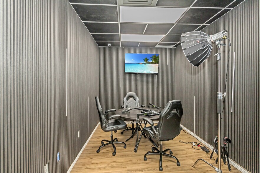 More Photos Of , Bayside Office For Sale