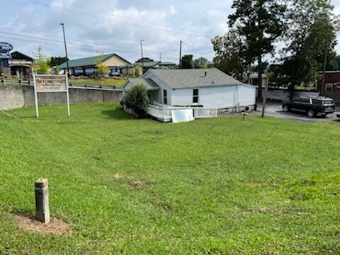 More Photos Of 800 NE Brackett Rd, Marietta Medical For Sale