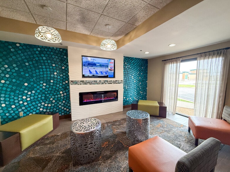 More Photos Of 5653 Tinker Diagonal St, Oklahoma City Hotel For Sale