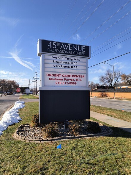 More Photos Of 1640-1646 45th St, Munster Office For Sale