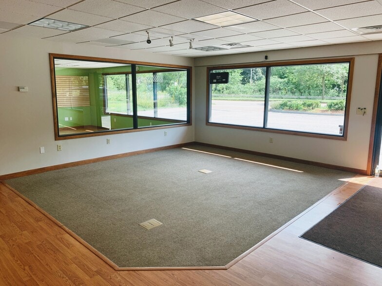 More Photos Of 217 Pearl St, Essex Junction Freestanding For Sale