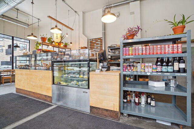 More Photos Of 751 Rue Jarry E, Montréal Fast Food For Sale