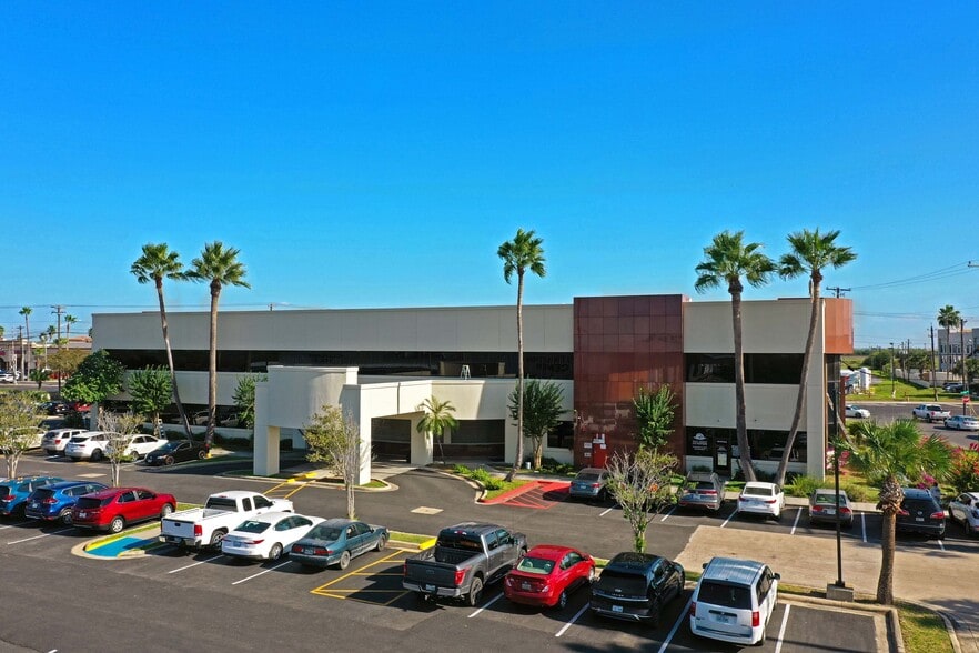 More Photos Of 1205 N Ed Carey Dr, Harlingen Office For Lease