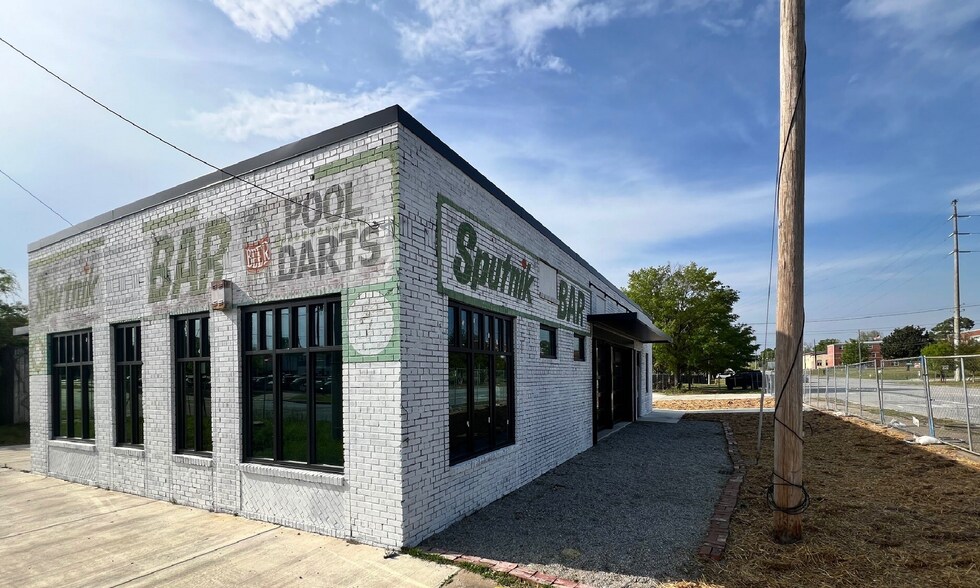 More Photos Of 419 15th St, Columbus Freestanding For Lease