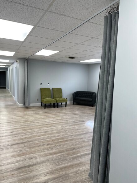 More Photos Of 9712 Belair Rd, Nottingham Medical For Lease