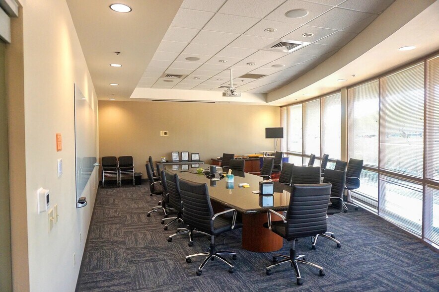 More Photos Of 8515 E Anderson, Scottsdale Research And Development For Lease