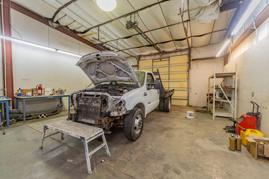 More Photos Of 3700 N 14th St, Ponca City Warehouse For Sale