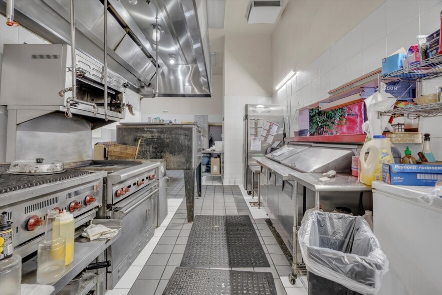 More Photos Of 1020 H St, Modesto General Retail For Sale