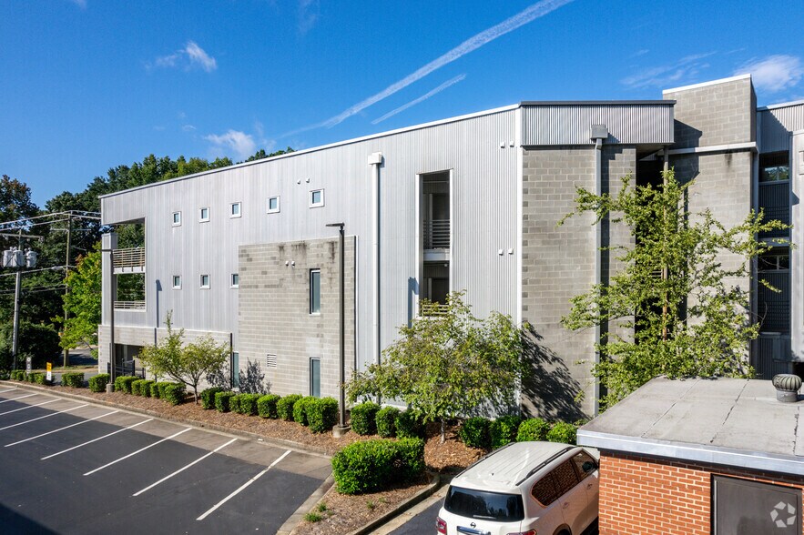 More Photos Of 1600 Fulton Ave, Charlotte Apartments For Lease