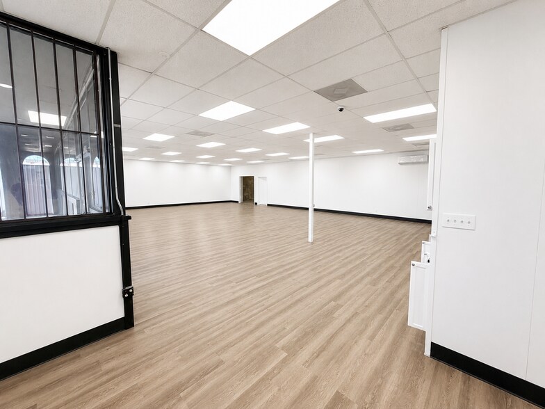More Photos Of 3911 Woodbury Dr, Austin Warehouse For Lease
