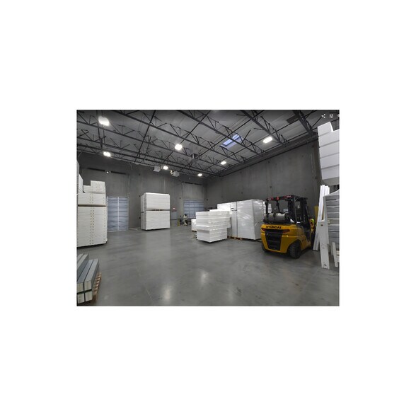 More Photos Of 7600 W Arby Ave, Las Vegas Industrial For Sale