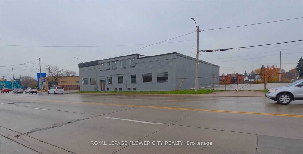 More Photos Of 1877 Walker Rd, Windsor Manufacturing For Lease