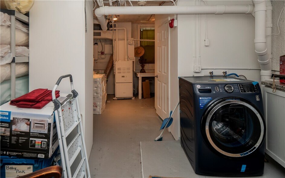 More Photos Of 130-132 Spring St, Newport Apartments For Sale