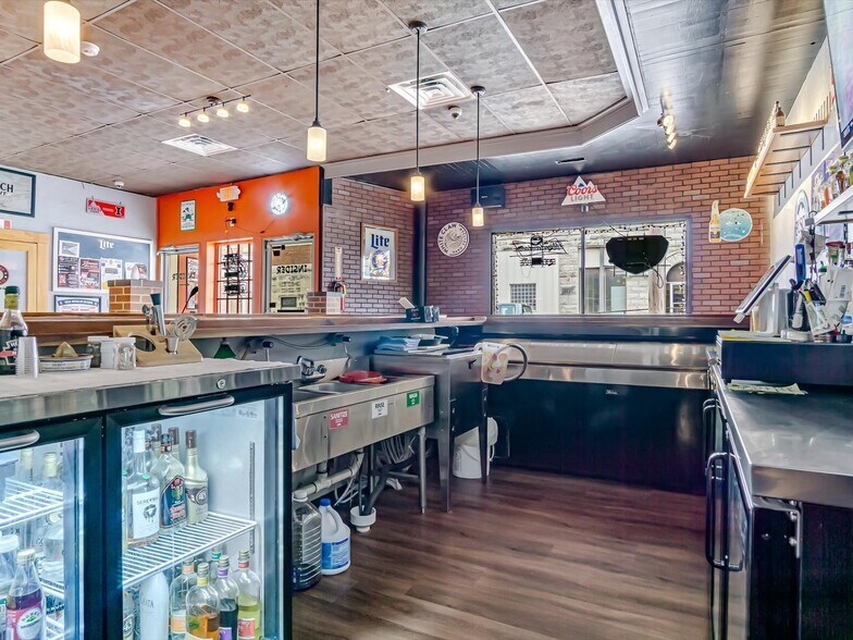 More Photos Of 116 N Main St, Marissa Freestanding For Sale