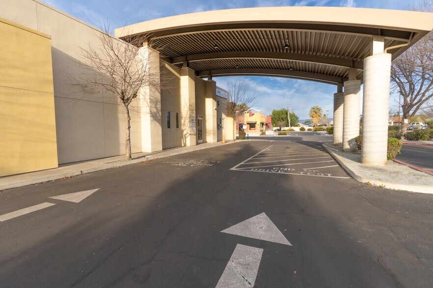 More Photos Of 406 E Elm Ave, Coalinga Office For Sale