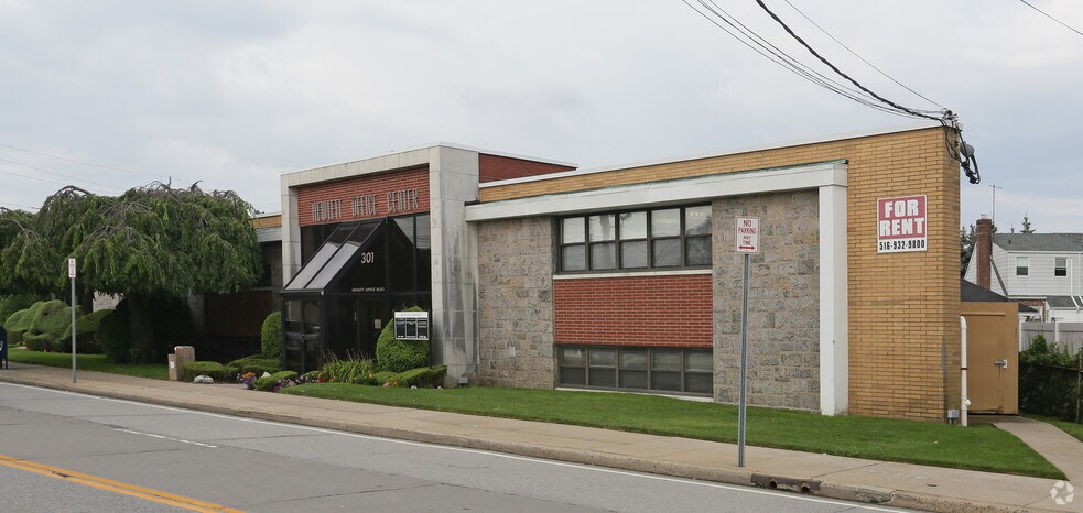 Primary Photo Of 301 Mill Rd, Hewlett Office For Lease