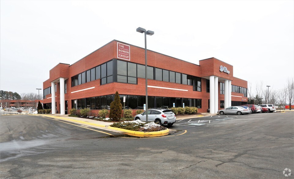 More Photos Of 10 Center St, Stafford Office For Lease