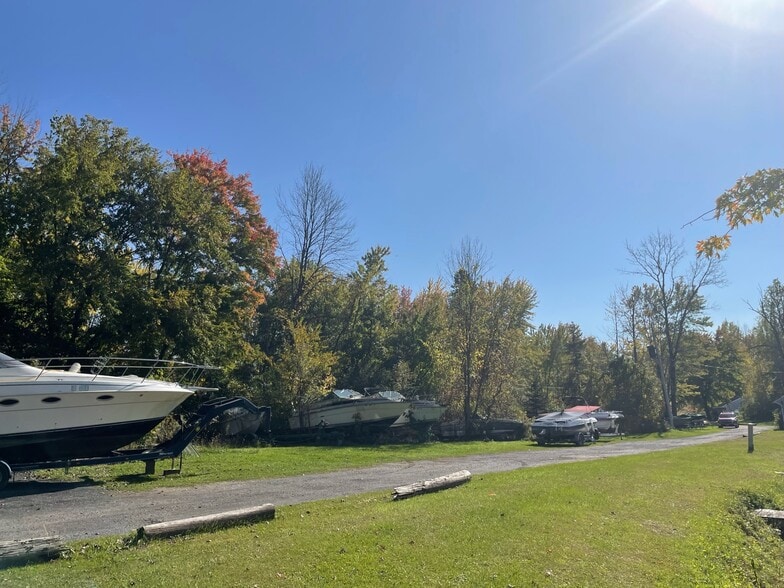 More Photos Of 9503 Hitchcock Point, Bridgeport Marina For Sale