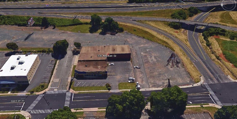 More Photos Of 306 Market St, Hartford Industrial For Lease
