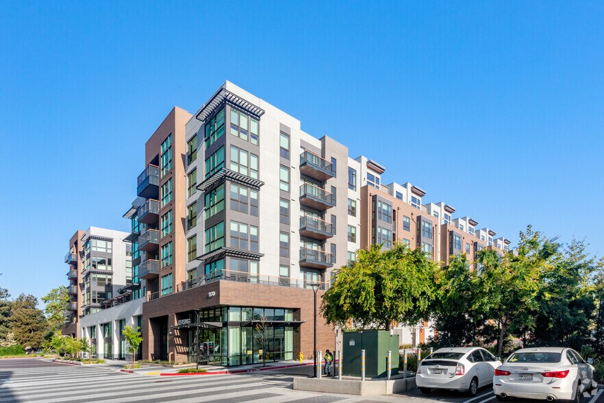 More Photos Of 1001 N Shoreline Blvd, Mountain View Apartments For Lease