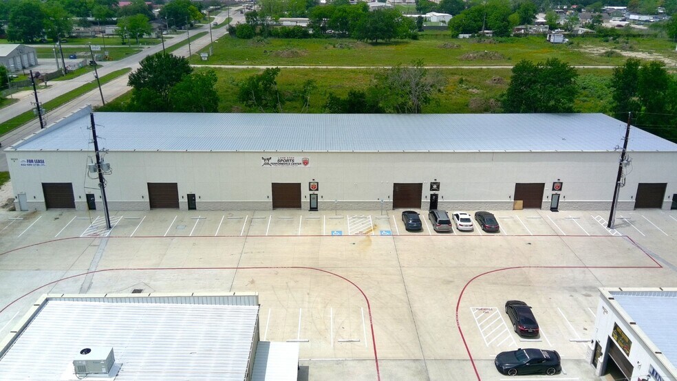 More Photos Of 16230 W Bellfort St, Sugar Land Warehouse For Lease