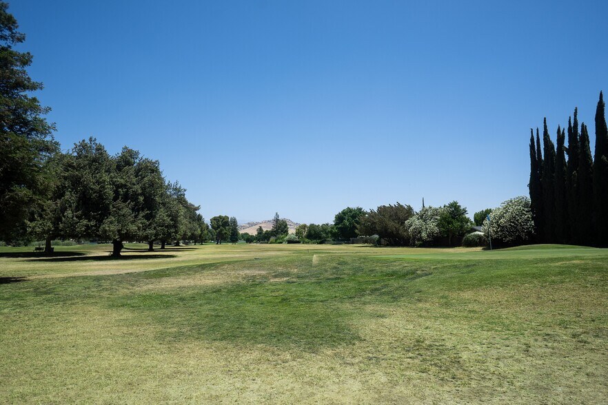 More Photos Of 510 W Visalia Rd, Exeter Golf Course Driving Range For Sale