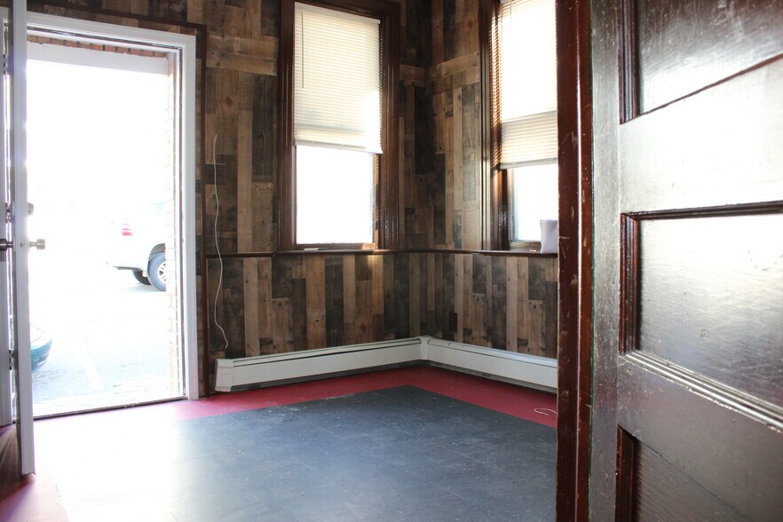 More Photos Of 4319 Meadowview Ave, North Bergen Warehouse For Lease