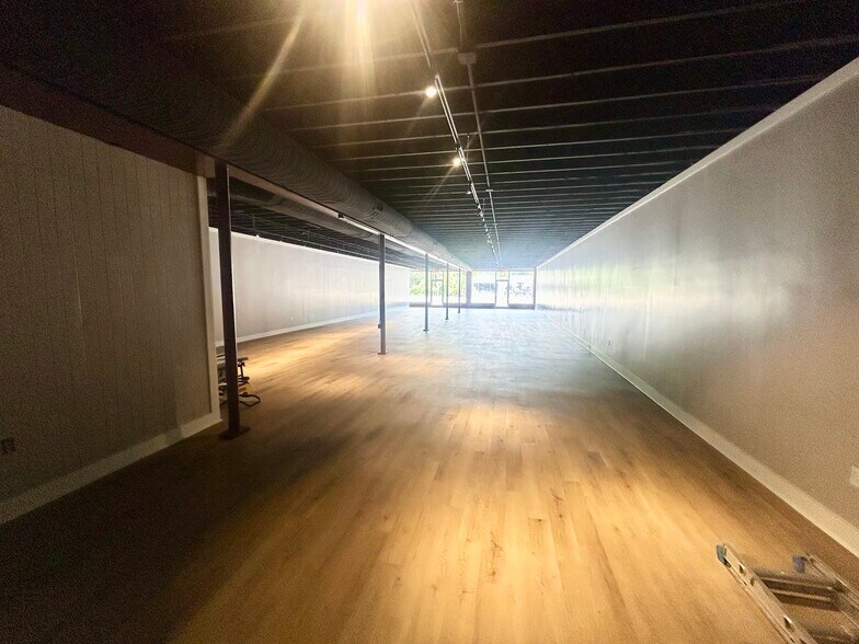 More Photos Of 1810 Boundary St, Beaufort Freestanding For Lease