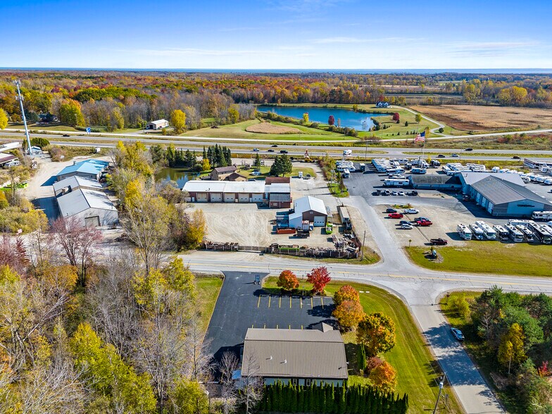 More Photos Of 14605 Velp Ave, Suamico Veterinarian Kennel For Lease