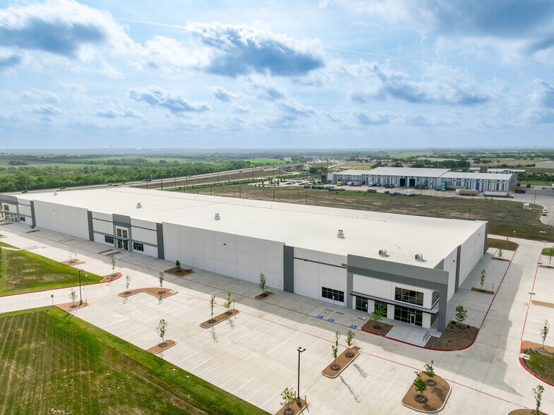 More Photos Of 5390 Freeport Rd, Von Ormy Manufacturing For Sale