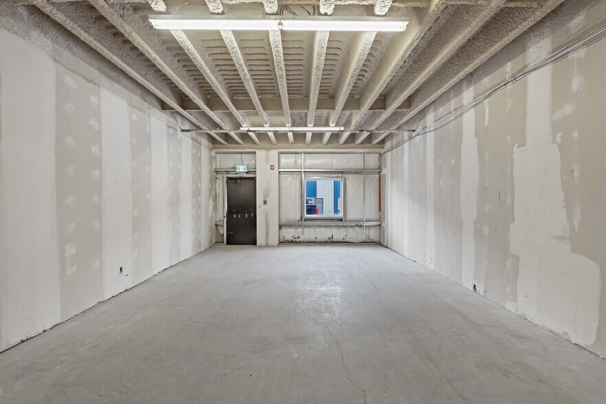 More Photos Of 8800 Venture Av SE, Calgary Warehouse For Sale