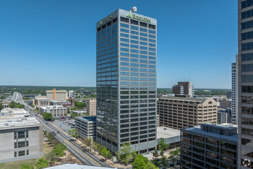 More Photos Of 400 W Capitol Ave, Little Rock Coworking Space