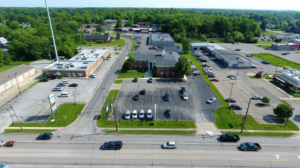 More Photos Of 5437 Mahoning Ave, Youngstown Loft Creative Space For Lease